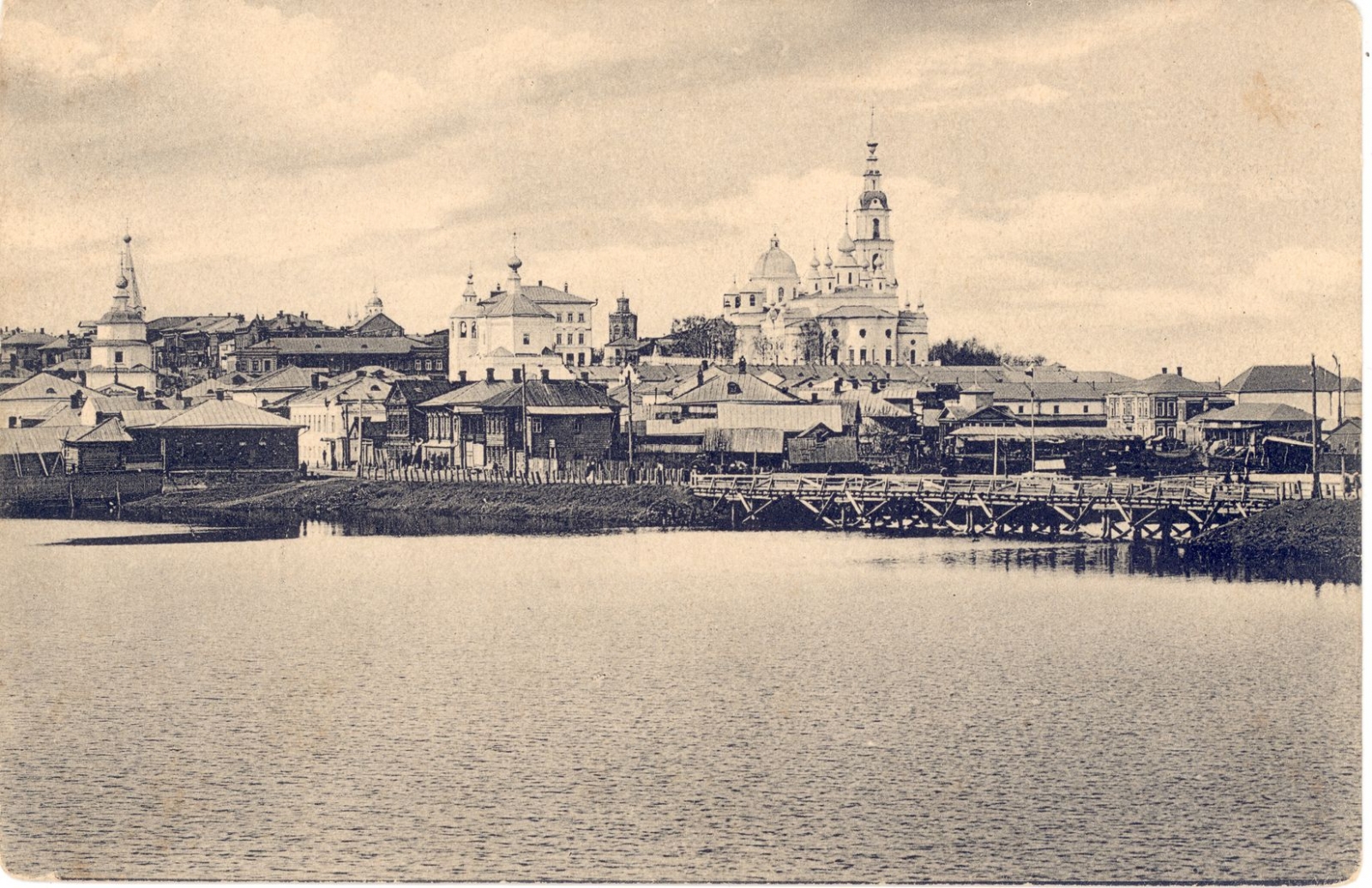 Фотографии.